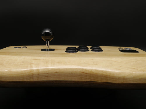 The Walnut and Rock Maple combination of the stct8r Normals line provides a stunning contrast of natural tones. The hand buffed finish is smooth and lustrous.